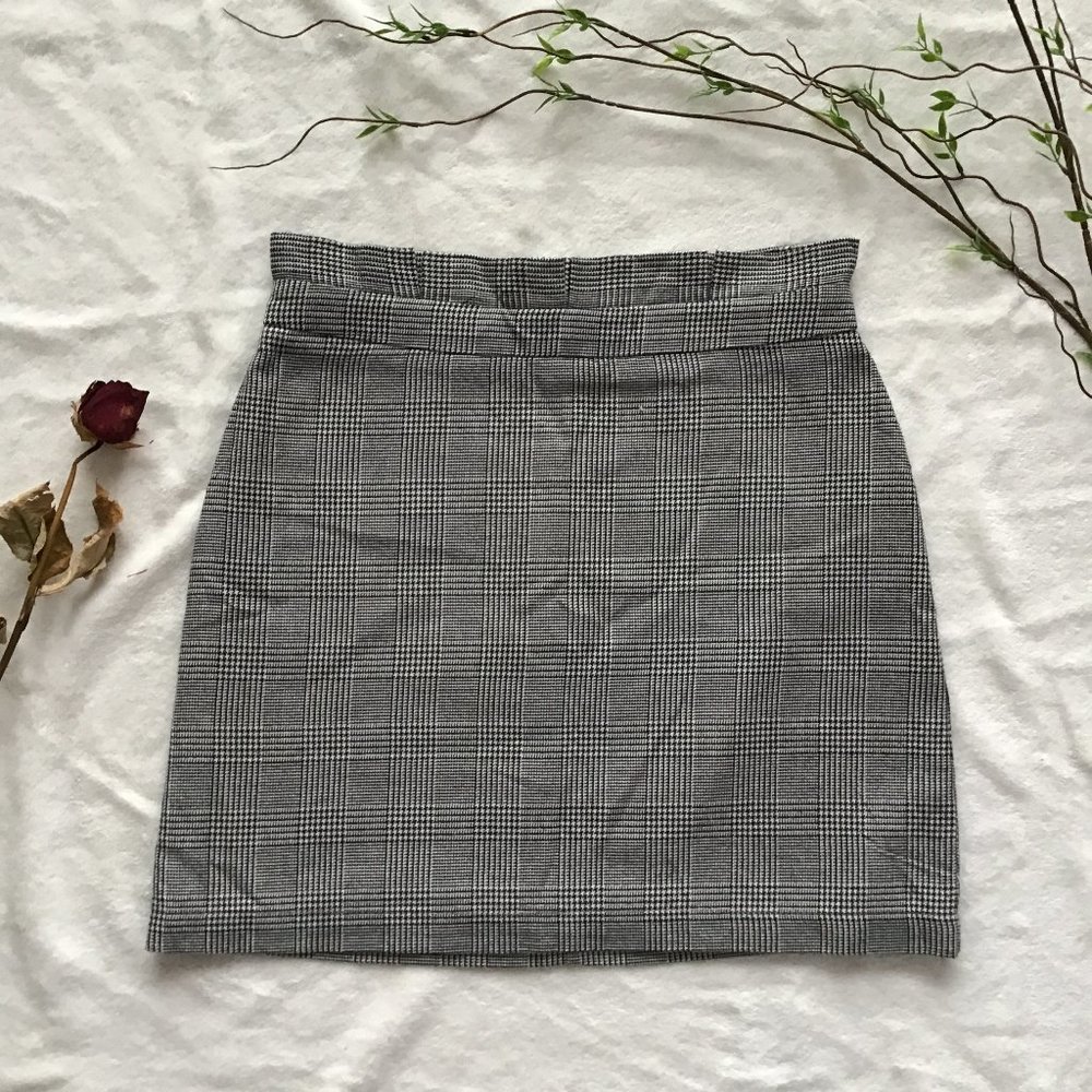 Bleuh Ciel Black & White Plaid Pencil Skirt Ruffle Detail